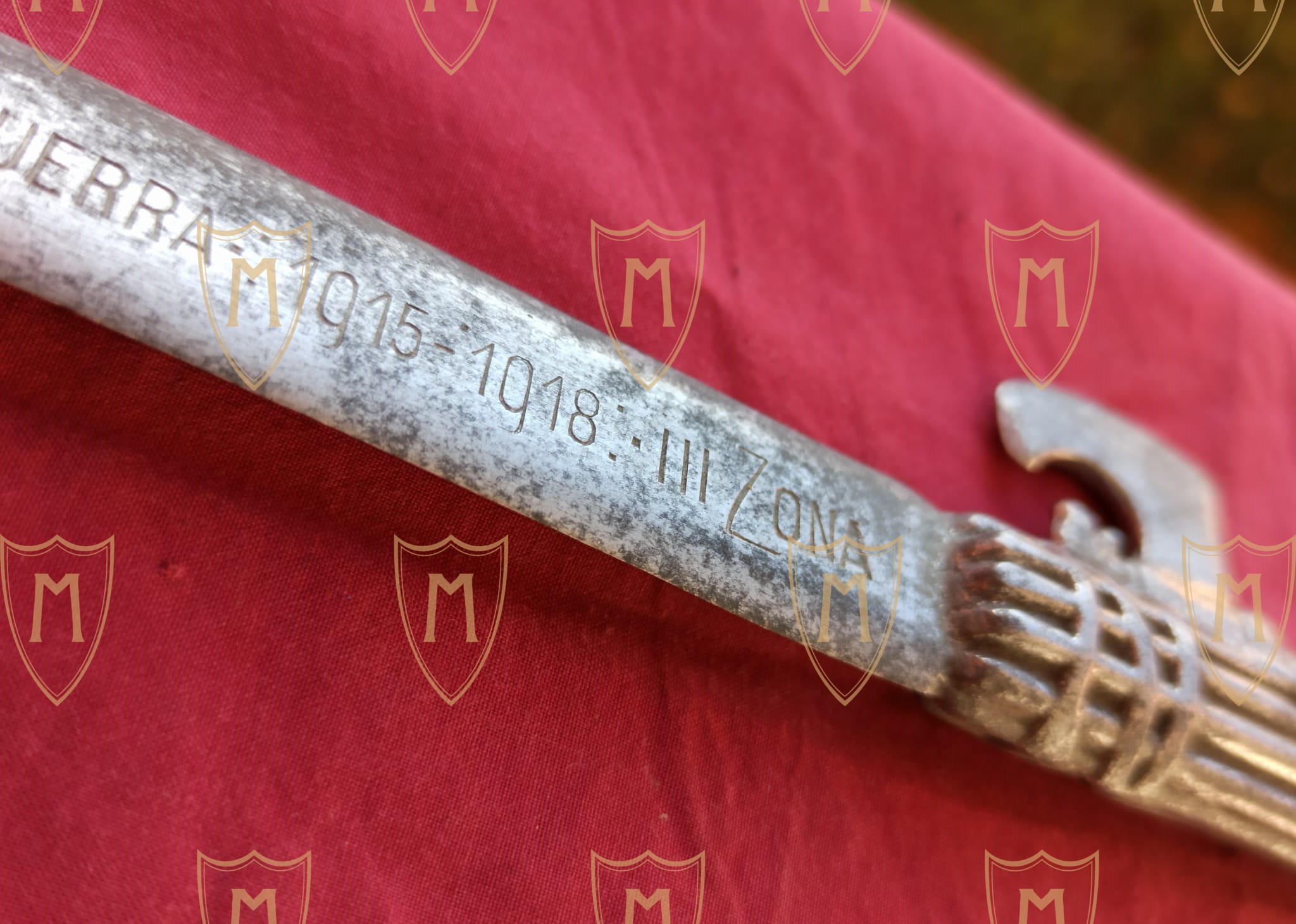 TAGLIACARTE INCISO IN ALLUMINIO ANNI 30 VOLONTARI DI GUERRA - immagine 5